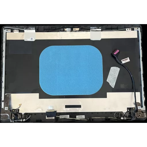 Dell G3 3579 használt LCD hátlap zsanérral, kábelezéssel