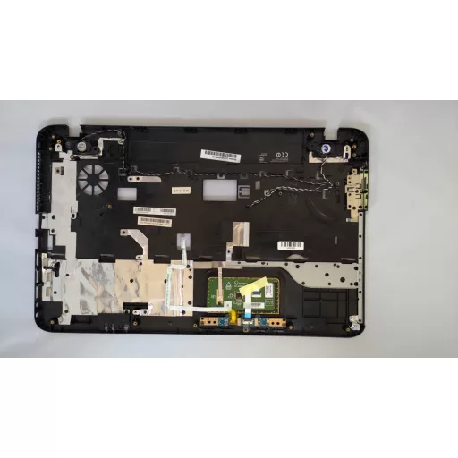 Toshiba Satellite C850D C855D használt fekete felső burkolat touchpaddal, hangszóróval (13N0-ZWA0W01)