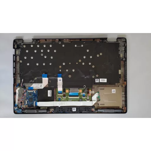 Dell Latitude 5400 használt fekete magyar billentyűzet modul touchpaddal, hagnszóróval (A1899F)